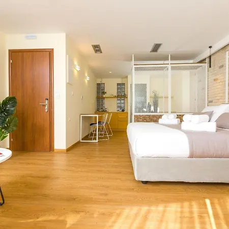 Hotel @syngrou Fix 3*