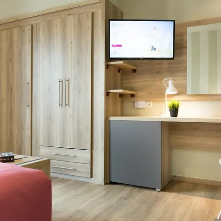 Hotel @syngrou Fix 3*